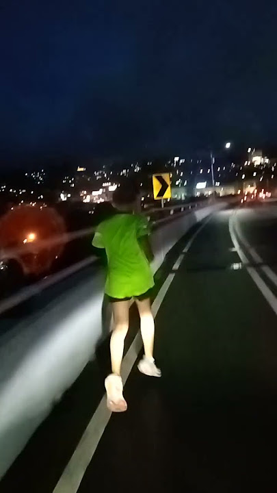 suasana lari malam hari di JMP bersama kalvin