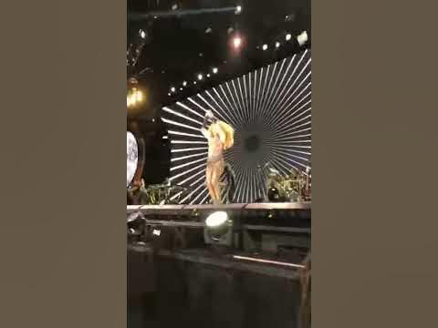 Shakira Phoenix az - YouTube