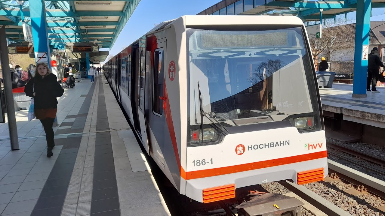 Mitfahrt in der U1 von Kelinghusenstraße bis Farmsen im DT4.4 186-1