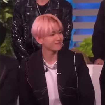 Story wa EXO Baekhyun perkenalkan diri