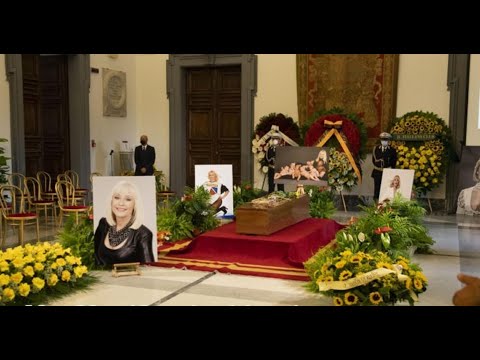 Raffaella Carrà is dead, goodbye to the queen of Italian television. #SanTenChan #usciteilike