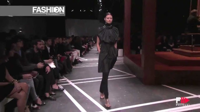 LOUIS VUITTON Spring Summer 2013 Paris - Fashion Channel 