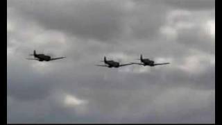 White Cliffs Of Dover - Spitfire Show - footage via FlyingMachinesTV.co.uk