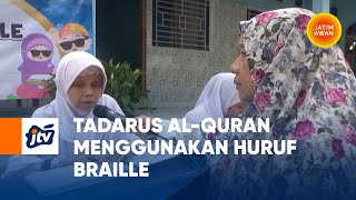 Penyandang Disabilitas Tadarus Al Quran Menggunakan Huruf  Braille