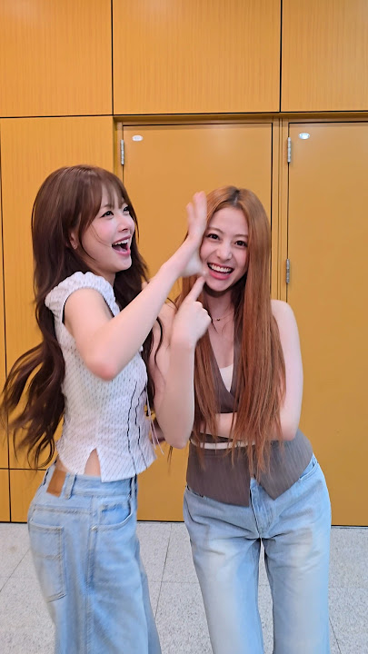 YEᗩᗩᗩᗩᗩᗩᗩᗩᕼ! #LE_SSERAFIM #르세라핌 #HUHYUNJIN #HONGEUNCHAE #LE_SSERAFIM_DIFFERENT #LE_SSERAFIM_Kawaii