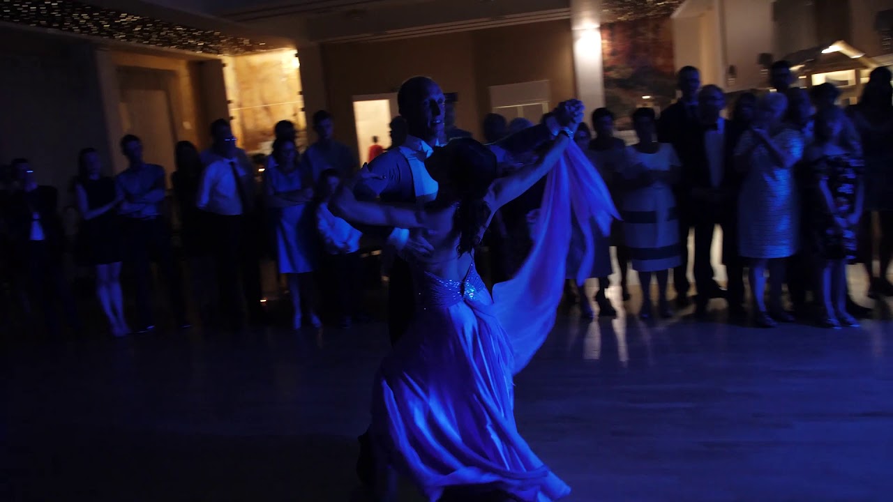 Pokaz walca wiedeńskiego na weselu - Katarzyna Borkowska i Tomasz Solarz - Krakowska Szkoła Tańca