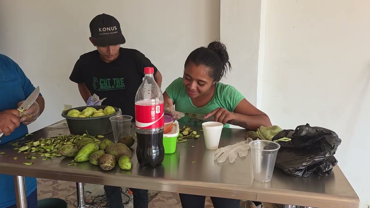 Brenda Anda De Antojos | Pidio Que Le Regalan Mangos