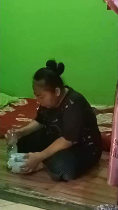 Mbah Koti nyuwuk