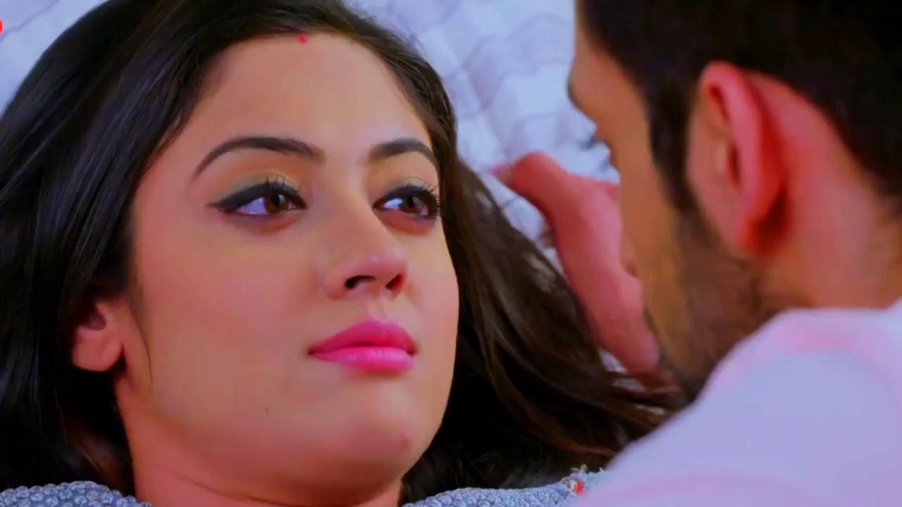 Lip Kissing 💋 Romantic WhatsApp Status, Hot Status, New HD Kiss Status