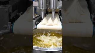 “Factory में कैसे बनते हैं Samosa 😲 | Industrial Samosa Making Process in 4K” #samosa #factory #food