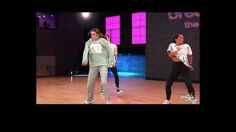 Charli breaks the floor! full dance🤍