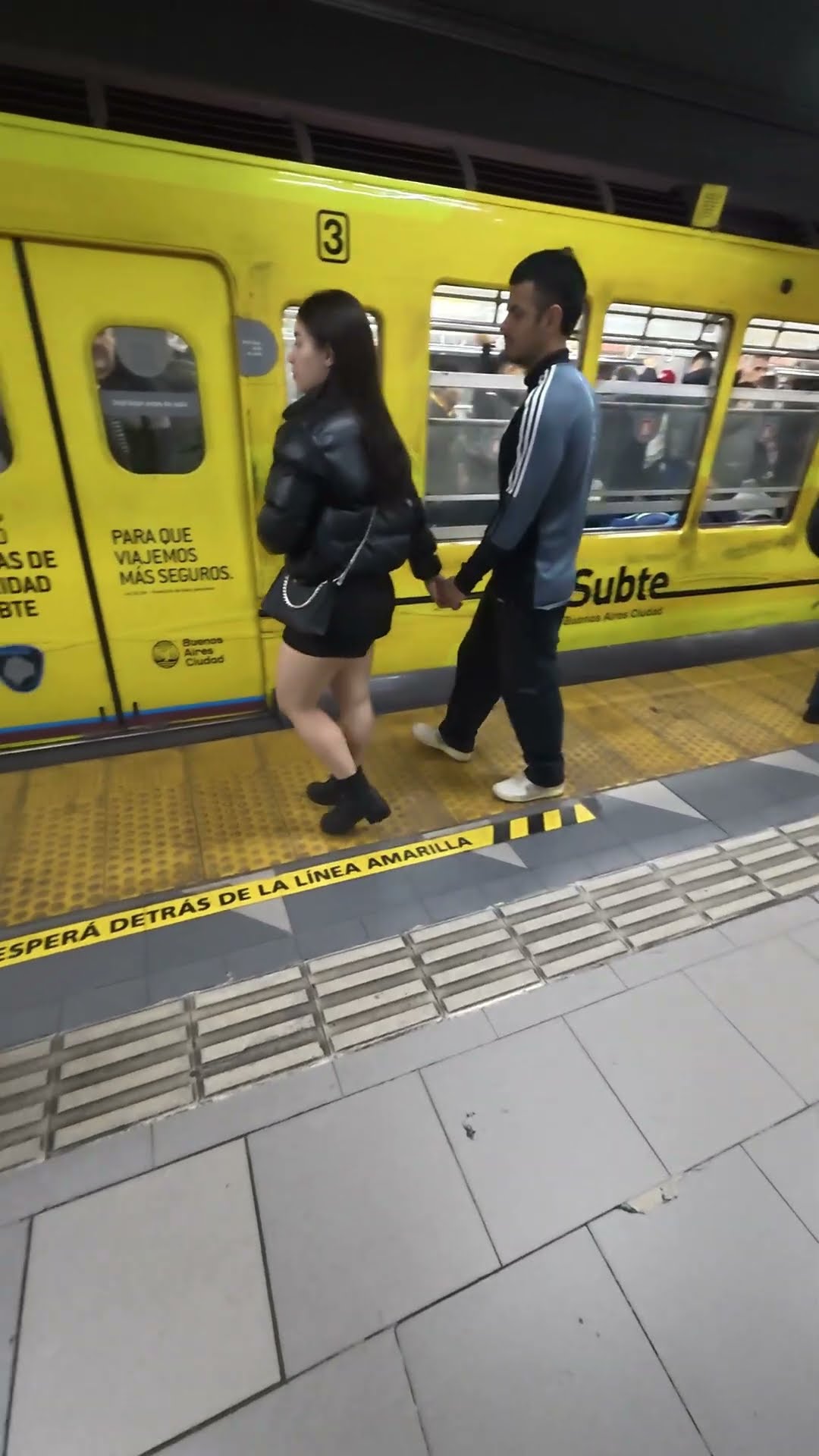 Are Japanese subway cars running in Argentina? - YouTube