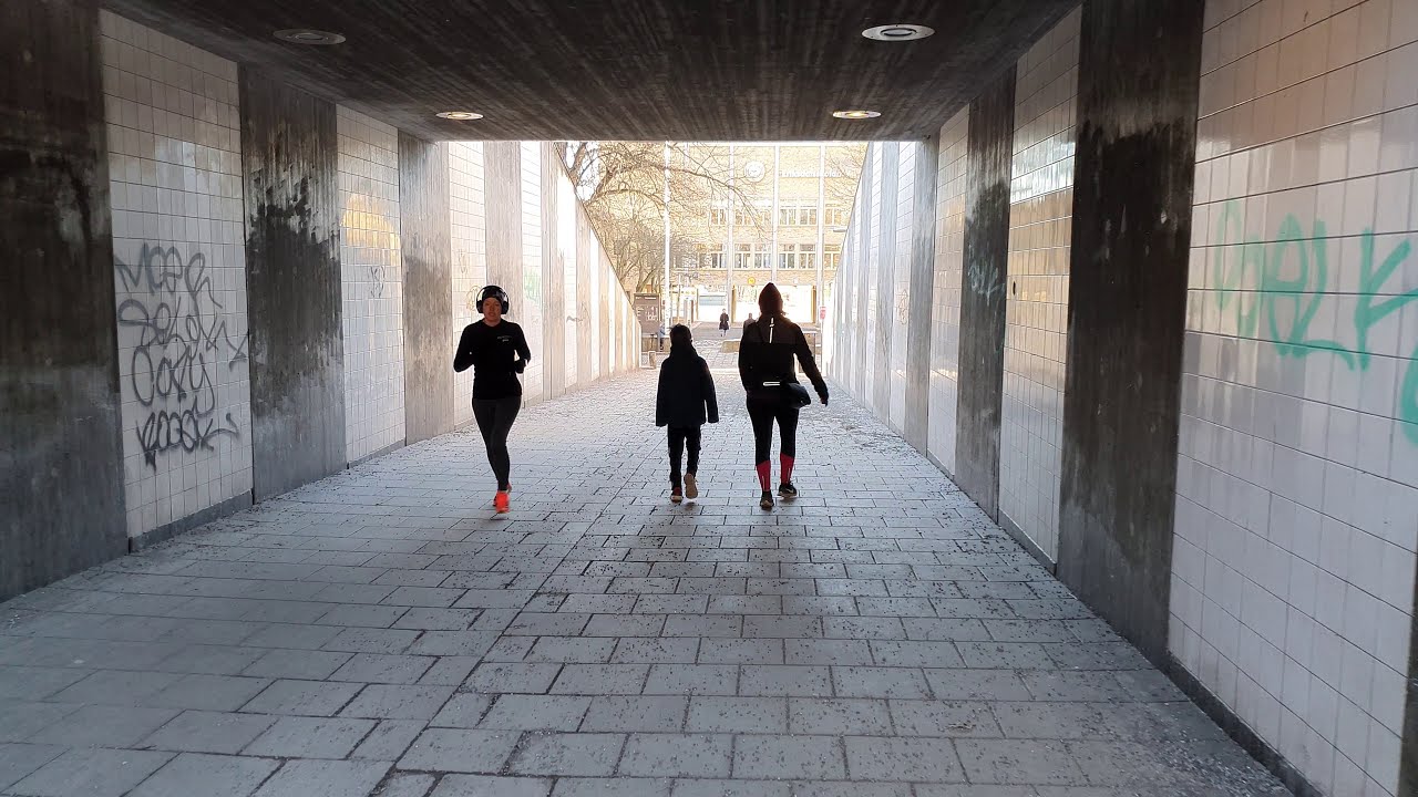 Sweden : Stockholm walk - Ringvägen & Community gardens 4K #17