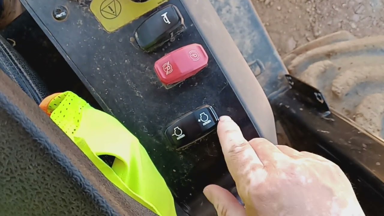 How To Operate A CAT CP11GC Sheepsfoot Roller