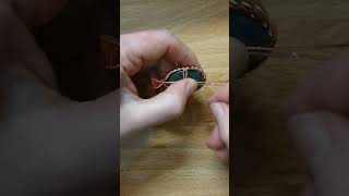 Wire wrapping tutorial-Cabochon with looped bezel