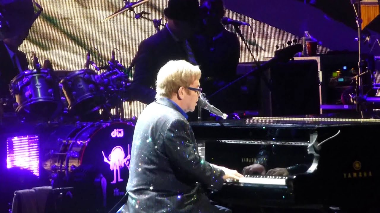 "Home Again" Elton JohnWells Fargo Center Philadelphia 11/27/13 Diving