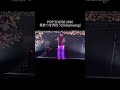 インディペンデント業放つを背負う先輩の背中。【POPYOURS】