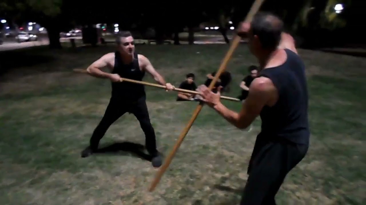 Combate Libre con Bō ¡Dominio Total del Palo Largo en Sparring Intenso!