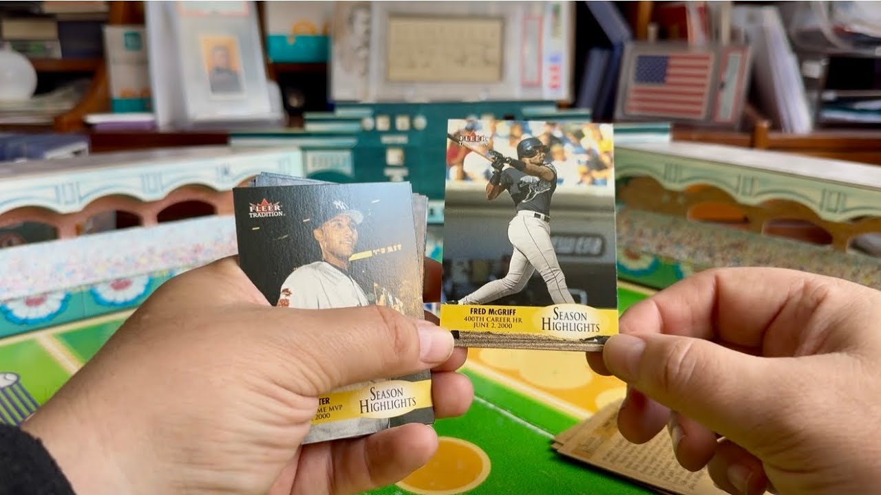 Радость обмена наборами — обновление традиций Fleer 2000 года.