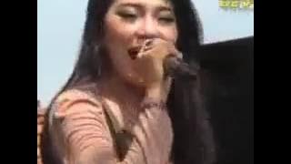 VIA VALLEN ~ MINYAK WANGI