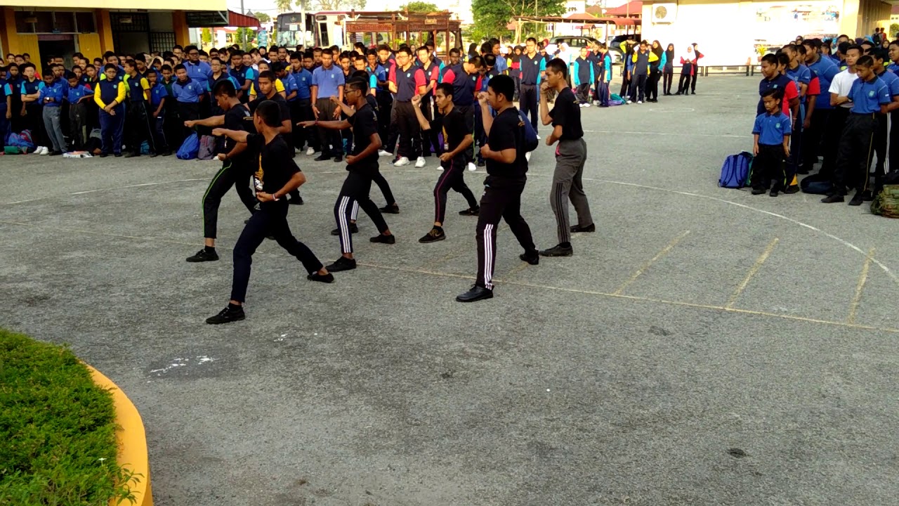 Persembahan Silat Gerak Seni Pertahanan Diri Mbor Oleh Anak Ii Pgws Smk Simpang Kuala Youtube