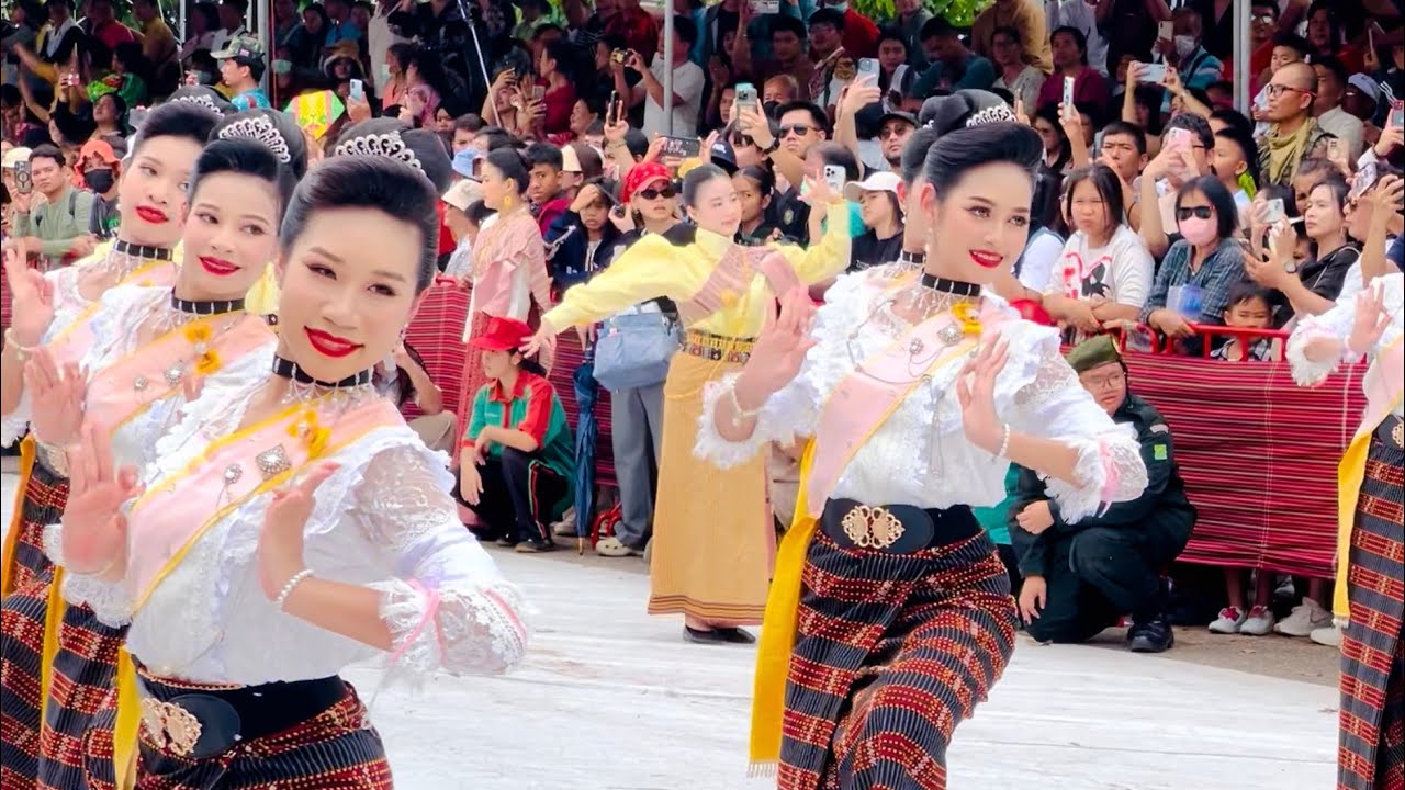ตั้งตารอชม ขบวนฟ้อนรำ เบ็ญจะมะมหาราช แห่เทียนพรรษา 2567 #วงโปงลางเบ็ญจะมะมหาราช #แห่เทียนพรรษา2567