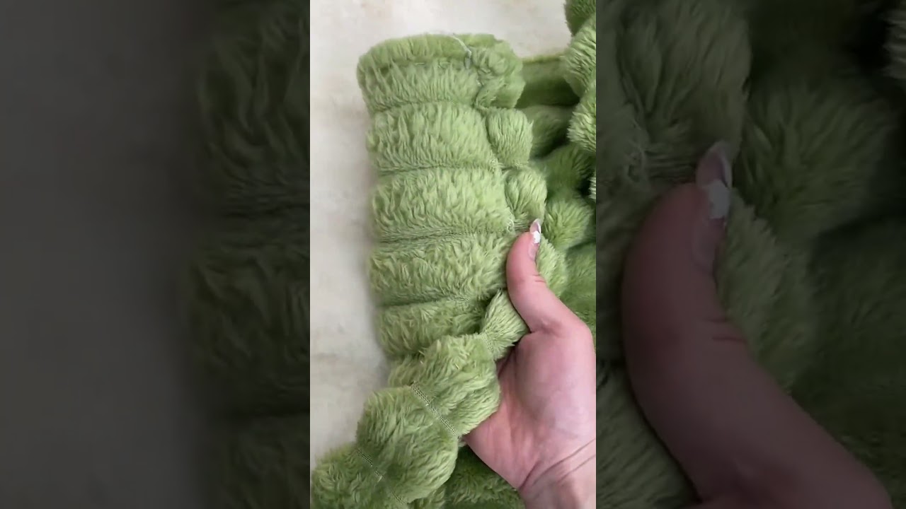 Black Friday & Cyber Monday Deals: Cozy Blankets Await! 