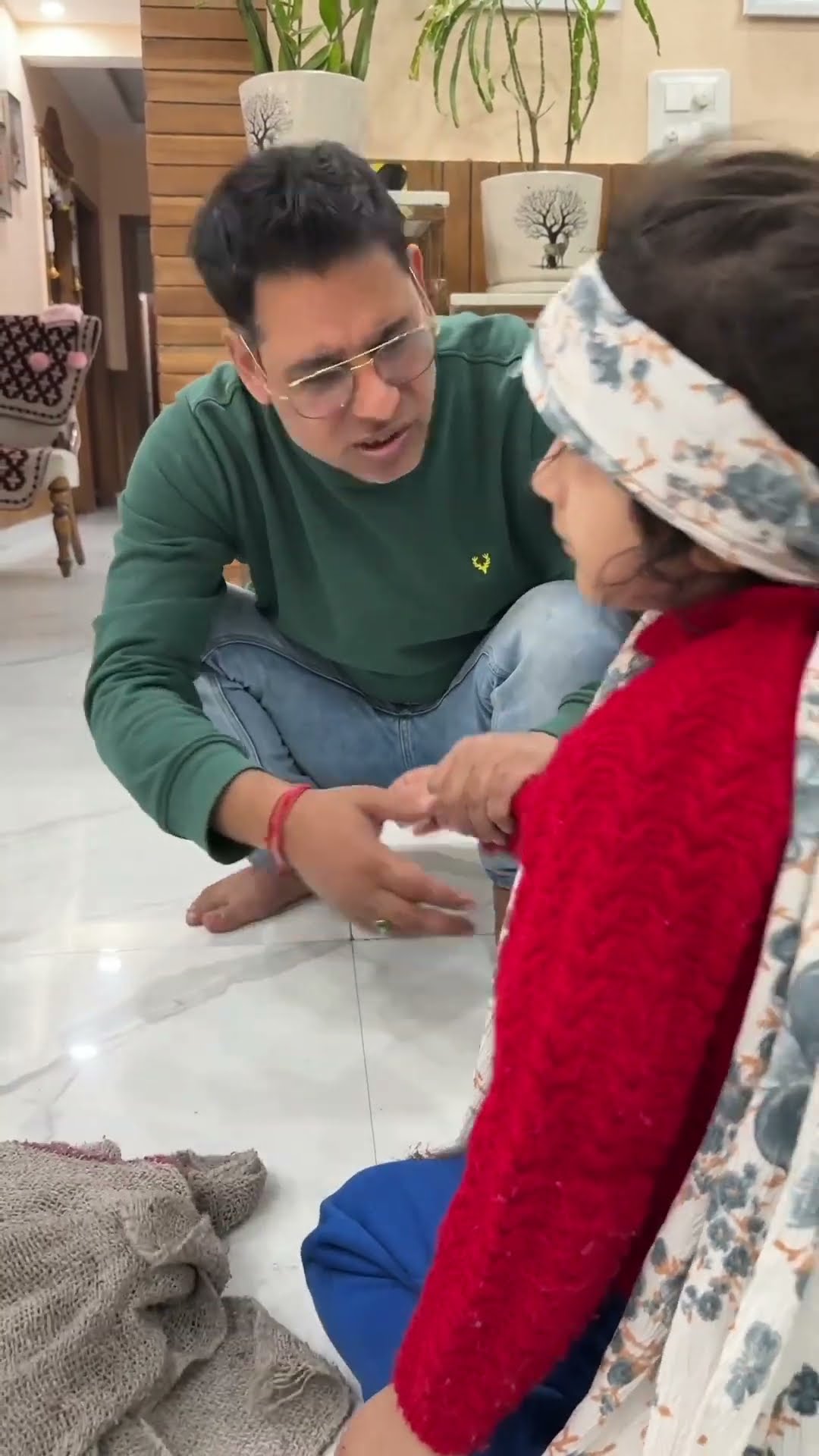 Aaj Tinku ko papa ne dekh liya pocha lagate hue ???