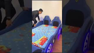 سرير اطفال على شكل سيارات