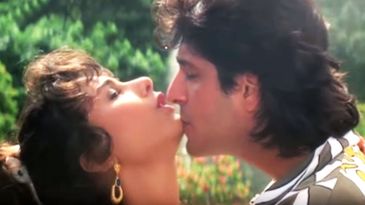 Chunkey Pandey Somy Ali  Kya Aankhen Hai  Alka Yagnik Abhijeet  Teesra Kaun  Romantic Song