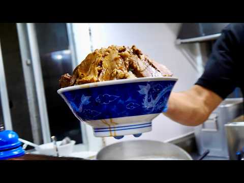 Japan's Most Famous Jiro-Style Ramen! “Yume Wo Katare” Serves