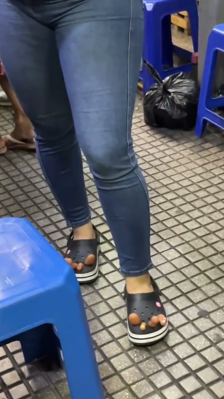 Crazy Croc Toes || ViralHog
