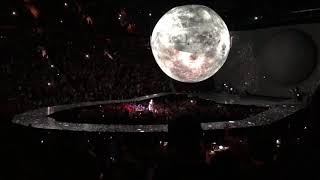 goodnight n go - Ariana Grande: Sweetener World Tour Vancouver