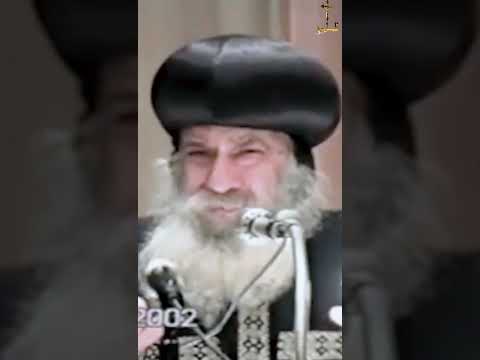 البابا شنودة الثالث يقف وحده للرد على بدع وهرطقات واساقفة يفضلوا الصمت سنوات مع اسئلة الناس