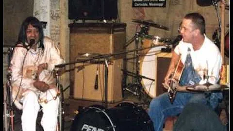 Richard Johnston with Jessie Mae Hemphill - Chicke...