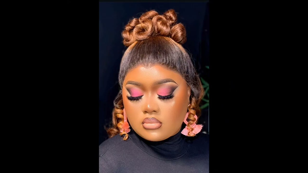 LIPSTICK APPLICATION TIPS – FOR A CLEAN, LASTING LOOK!