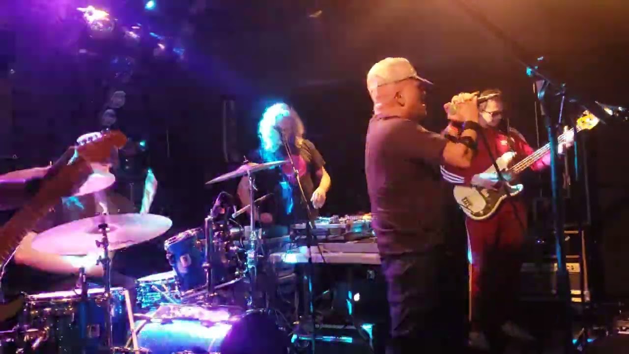 Rudeboy plays Urban Dance Squad - Brainstorm On The U.D.S. - Montreuil, France.