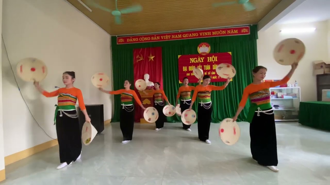 Múa Khúc tình ca Thanh Hoá - thôn đủ đại đoàn kết 2022