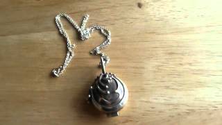 Review of the Vampire Diaries Elena's Necklace Locket