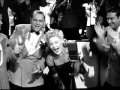 Capture de la vidéo I've Got A Gal In Kalamazoo - Glenn Miller - The Modernaires