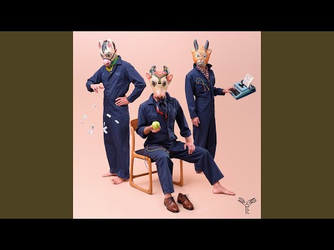 在 YouTube 上觀看「She Is Asleep」