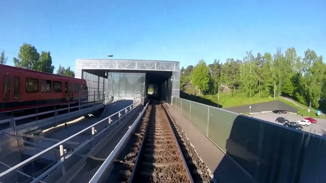 Helsingin koko metrolinjasto ohjaamosta nähtynä. Full Helsinki metro network from cab view. 2020.