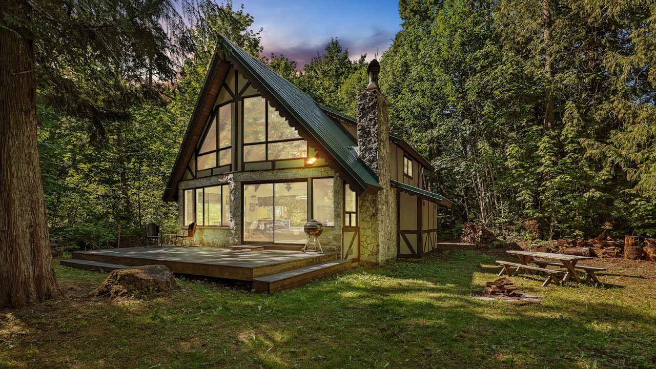 Timberlane Village Vintage Cabin 12226 757th Ave NE, Skykomish, WA