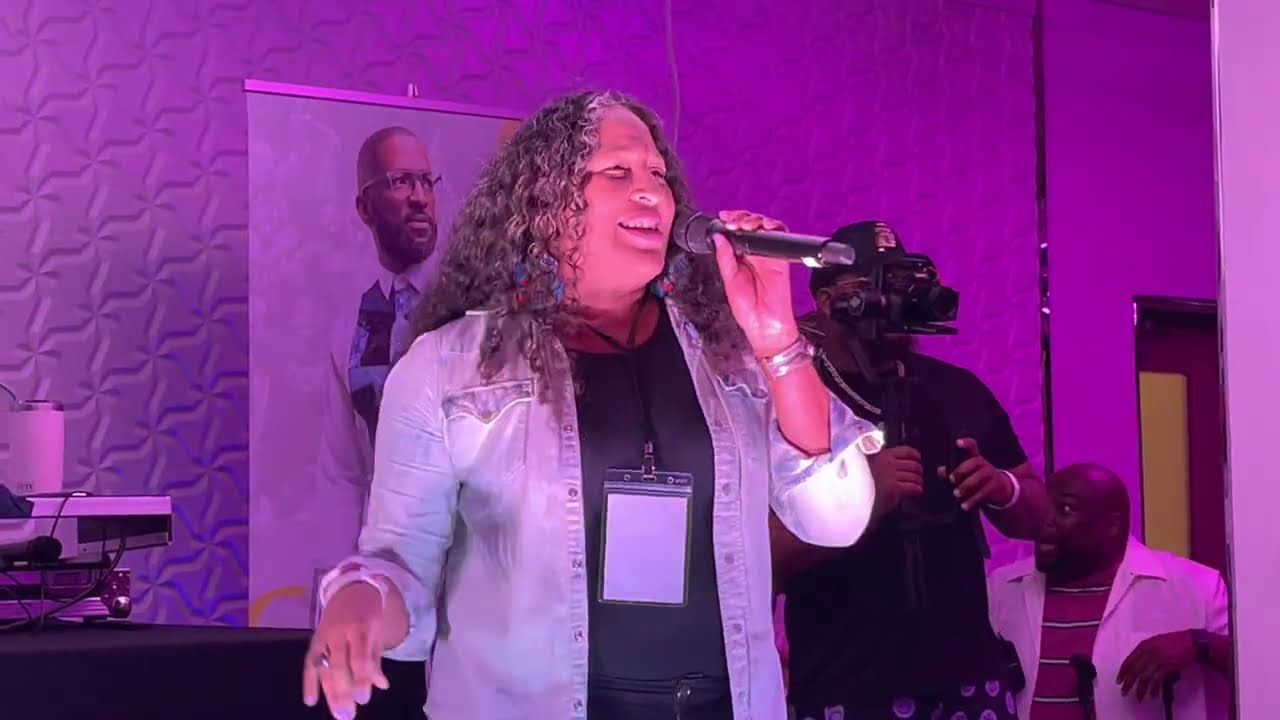 Cara Black Sings Chaka Khan’s “Ain’t Nobody” | Rickey Smiley Karaoke Night (Bimini)