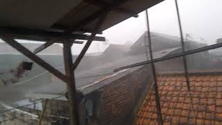 Dan Akhirnya Hujan Angin Dadakan