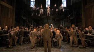 Kerry Ellis takes us on a backstage tour of Oliver!