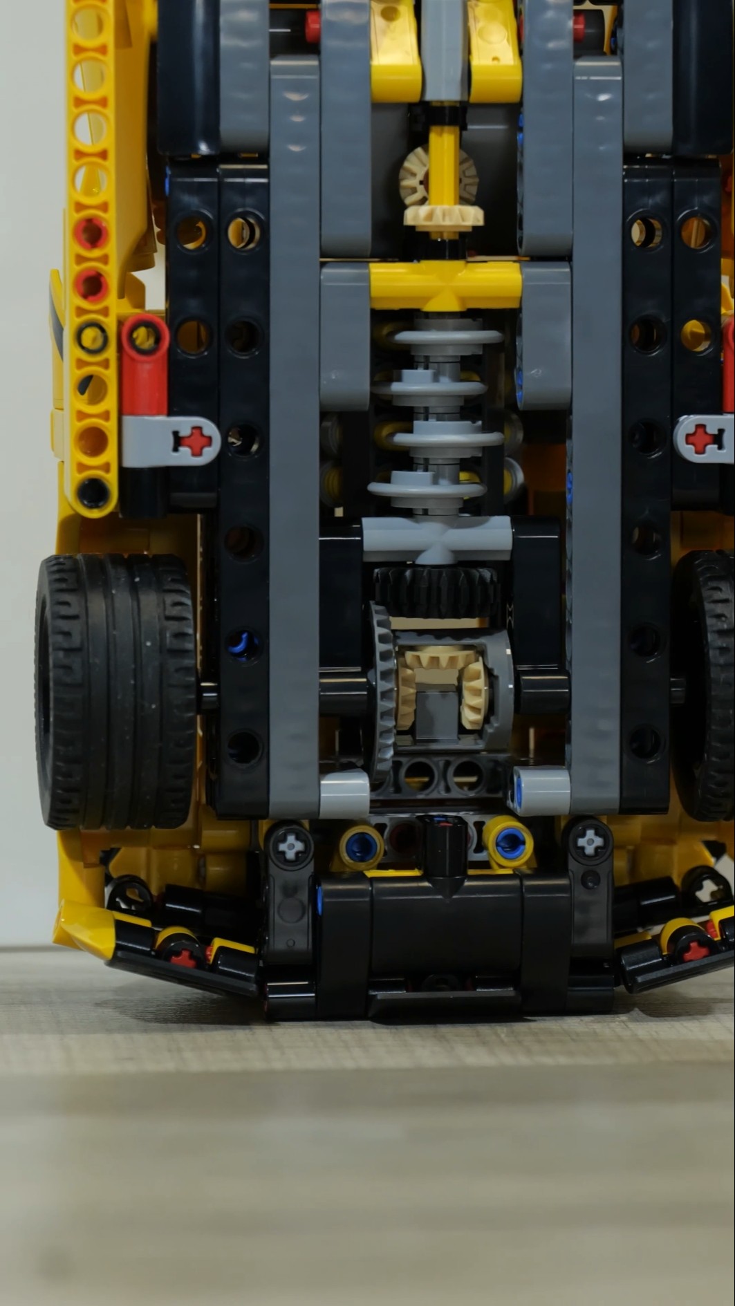 LEGO 42205 Functions | LEGO Chevrolet Corvette Stingray | Showcase