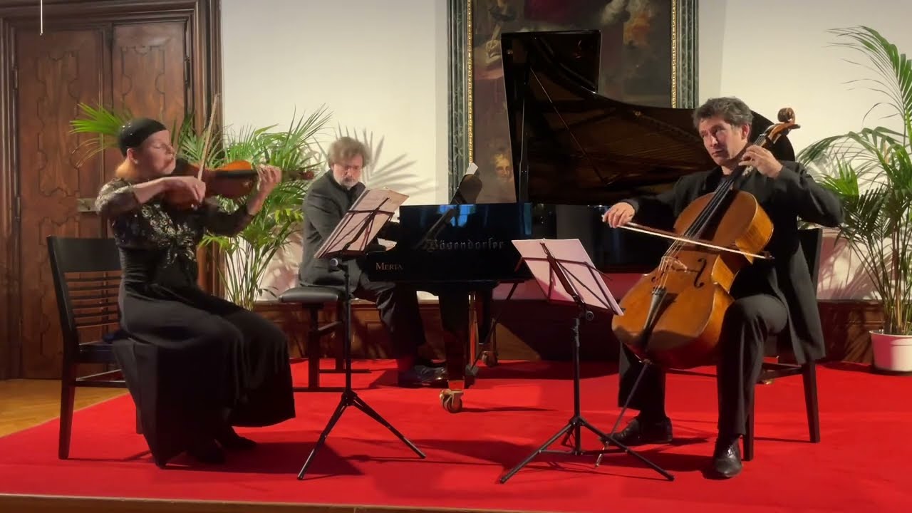 TrioVanBeethoven - Joseph Haydn: Piano Trio in C major Hob. XV:21
