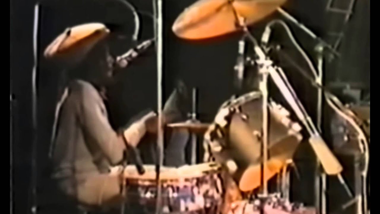 Aswad live Glastonbury Festival 1982 CONCERT (wide screen good audio )