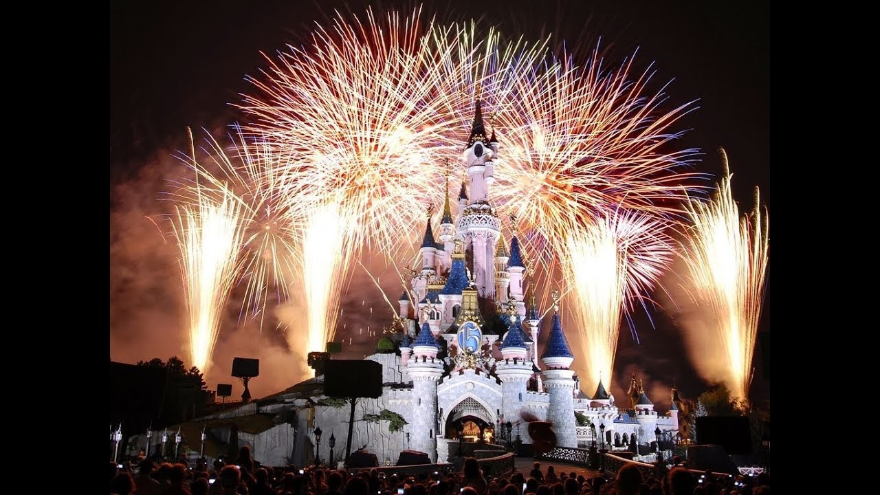 Spettacolare Video Del Castello Della Bella Addormentata A Disneyland Paris Youtube